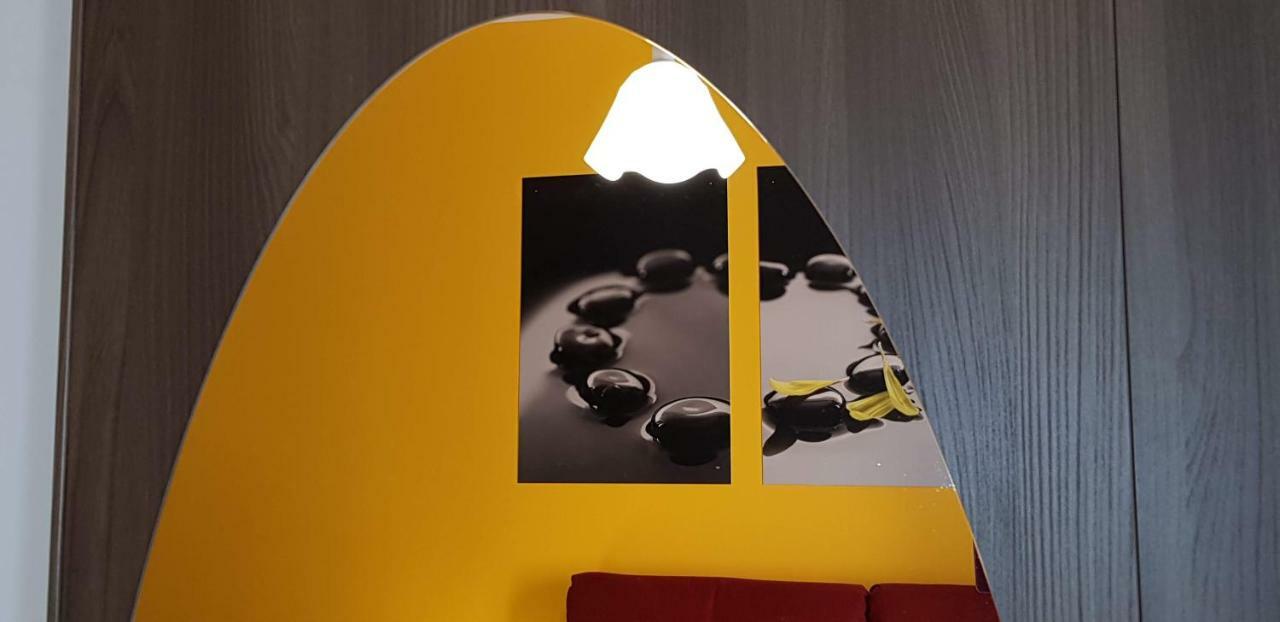 Pied A Terre - Atelier Apartment Verona Luaran gambar